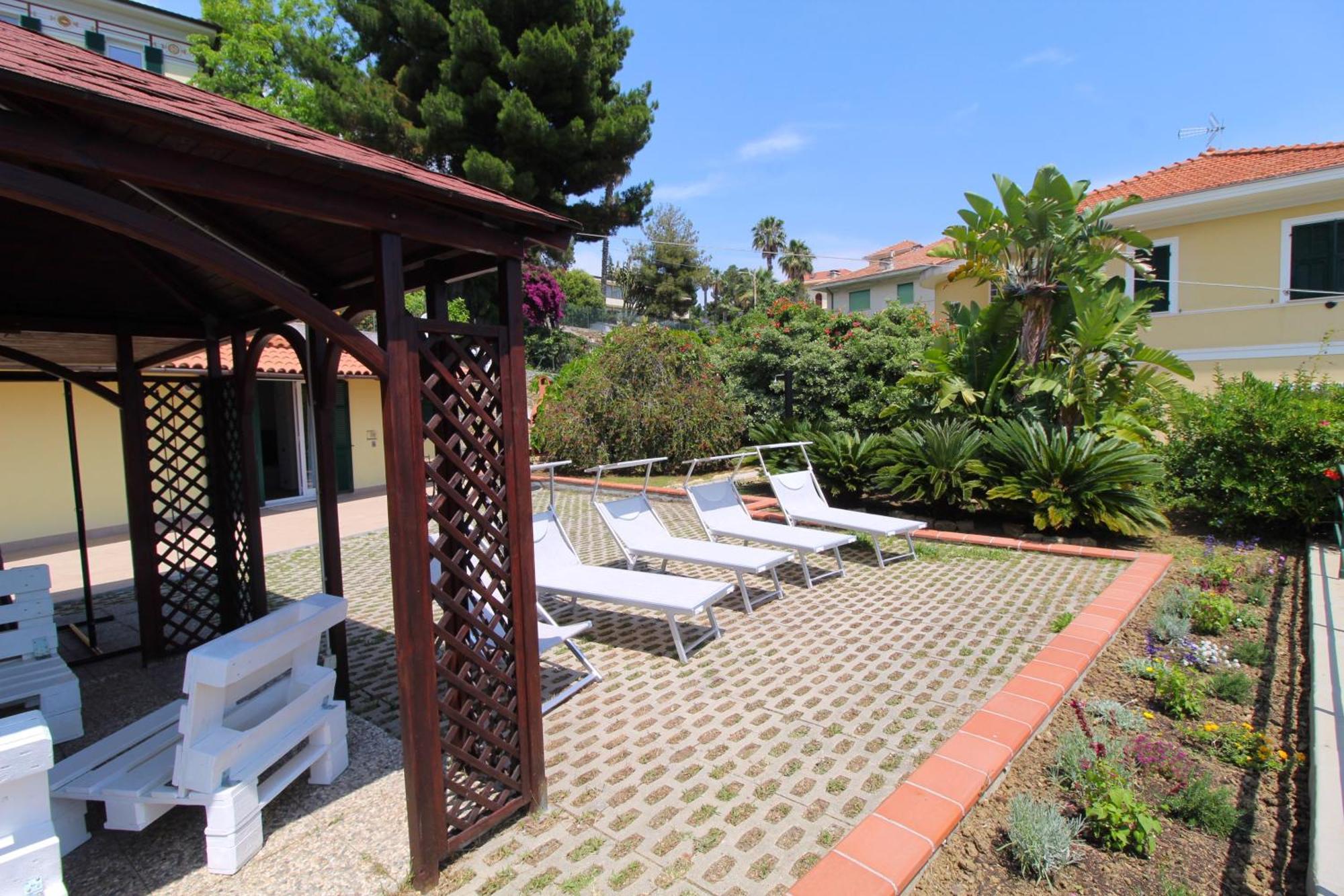 La Pace, Il Sole, Il Mare - Sanremo Casa Indipendente Vista Mare, Posto Auto Privato, Ampio Spazio Esterno Attrezzato, A Pochi Minuti Dalle Spiagge Екстериор снимка