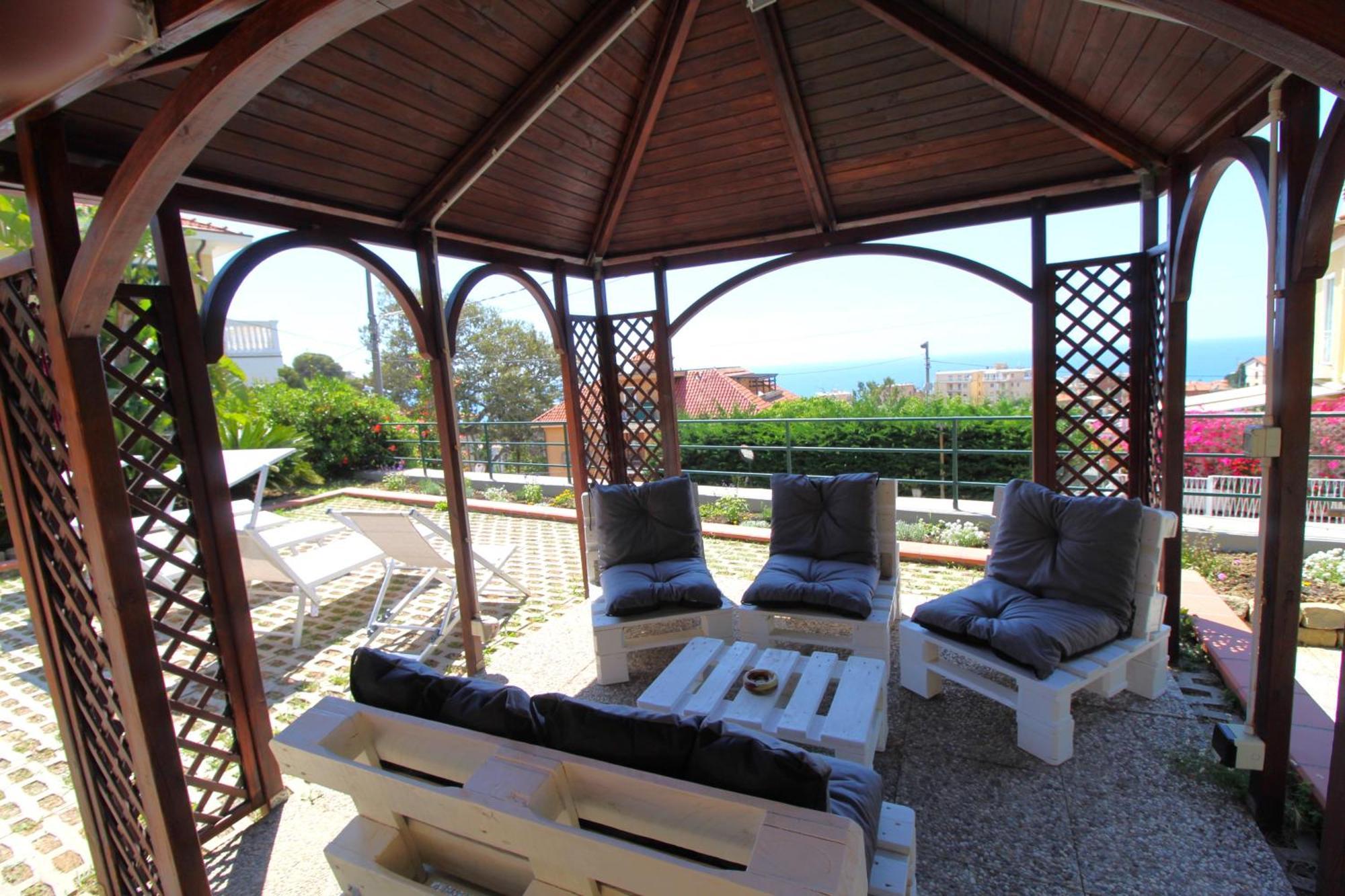 La Pace, Il Sole, Il Mare - Sanremo Casa Indipendente Vista Mare, Posto Auto Privato, Ampio Spazio Esterno Attrezzato, A Pochi Minuti Dalle Spiagge Екстериор снимка