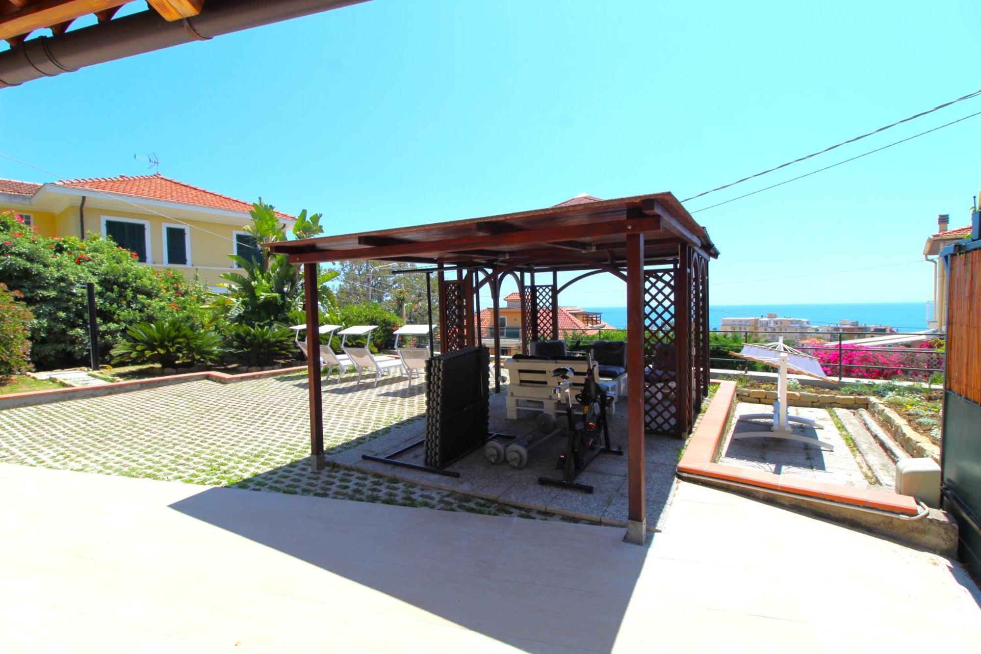 La Pace, Il Sole, Il Mare - Sanremo Casa Indipendente Vista Mare, Posto Auto Privato, Ampio Spazio Esterno Attrezzato, A Pochi Minuti Dalle Spiagge Екстериор снимка