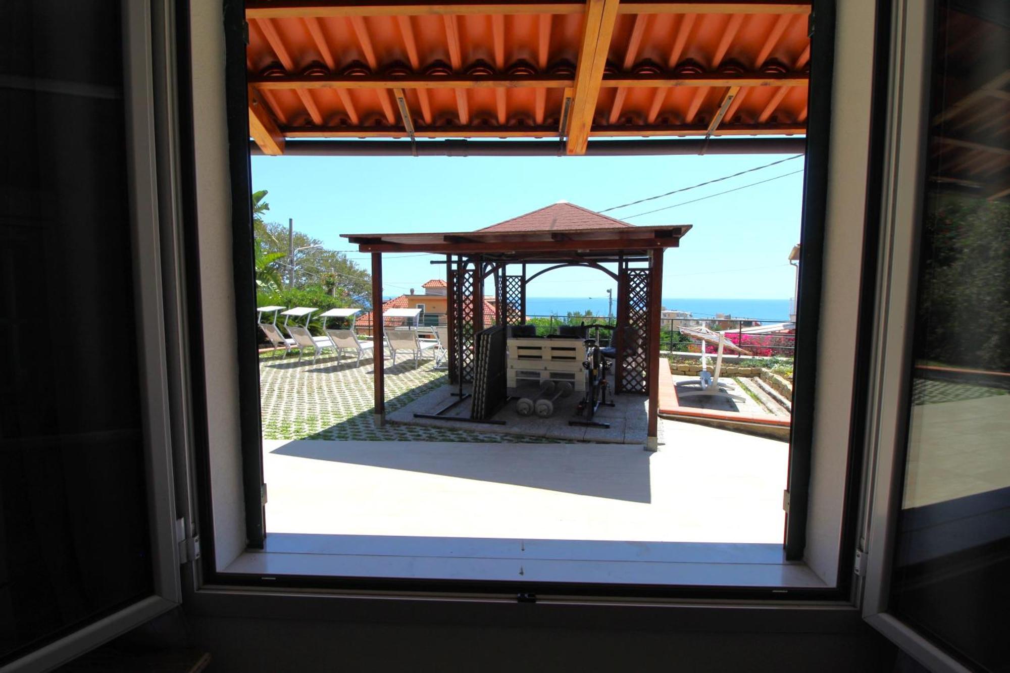 La Pace, Il Sole, Il Mare - Sanremo Casa Indipendente Vista Mare, Posto Auto Privato, Ampio Spazio Esterno Attrezzato, A Pochi Minuti Dalle Spiagge Екстериор снимка