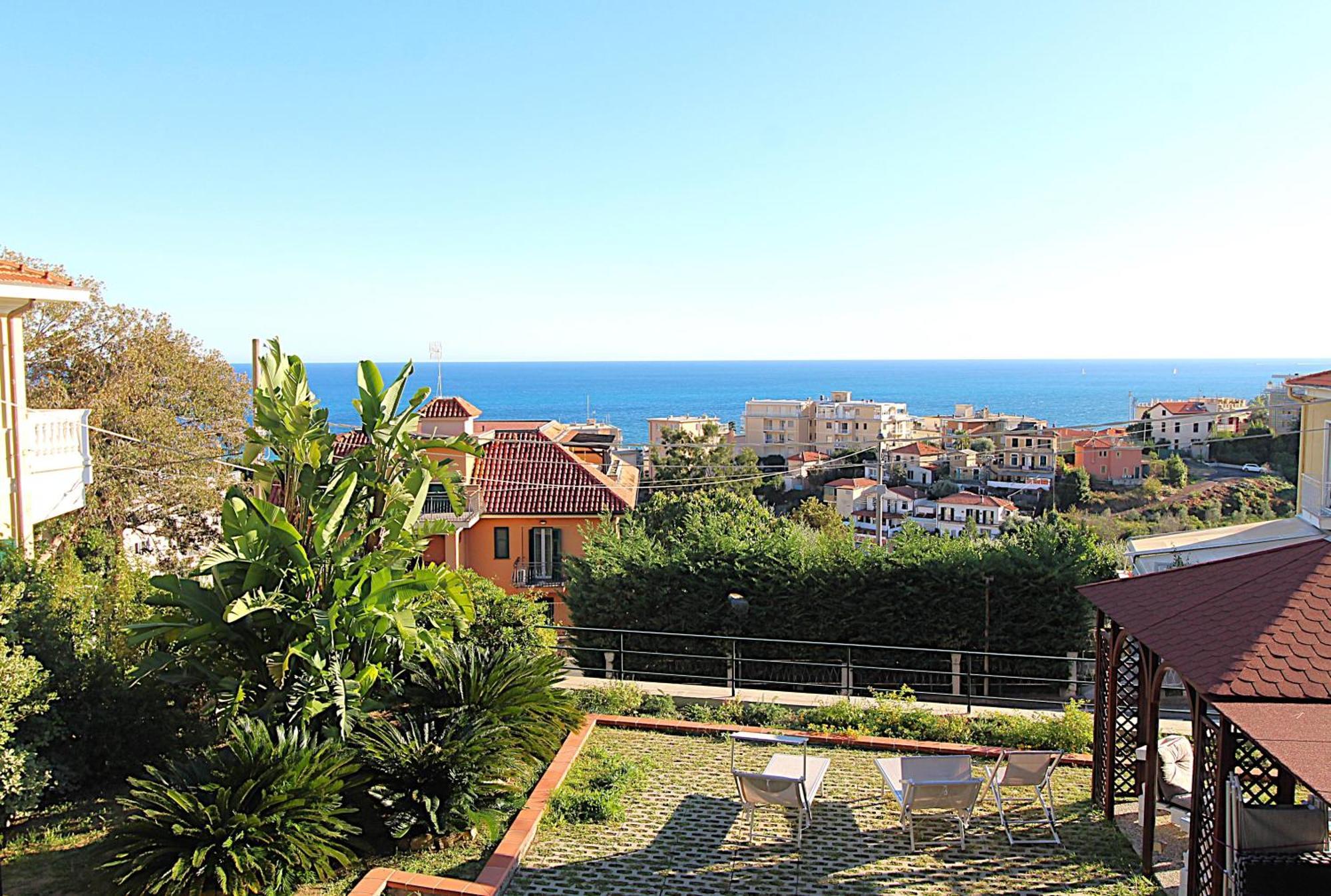 La Pace, Il Sole, Il Mare - Sanremo Casa Indipendente Vista Mare, Posto Auto Privato, Ampio Spazio Esterno Attrezzato, A Pochi Minuti Dalle Spiagge Екстериор снимка